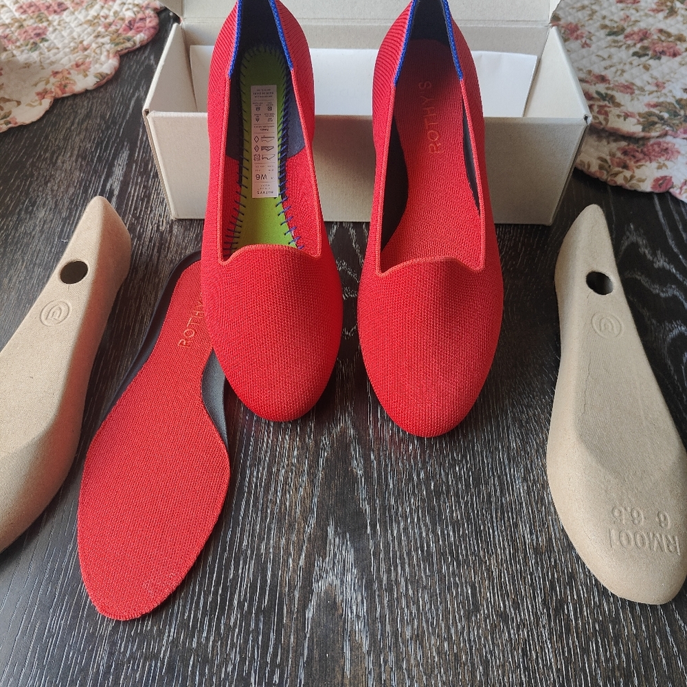 Rothy’s BOMBSHELL RED the lounge Loafer - Picture 3 of 5